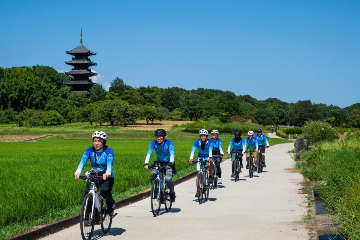 田園の中にそびえる備中国分寺の五重塔。吉備路を代表する景観だ
