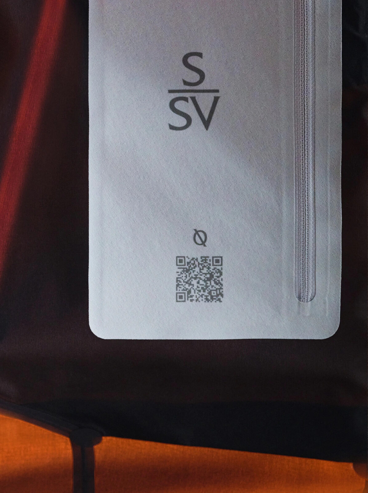 アークテリクス「スペーロ SV ジャケット」のデジタル製品パスポート用QRコード