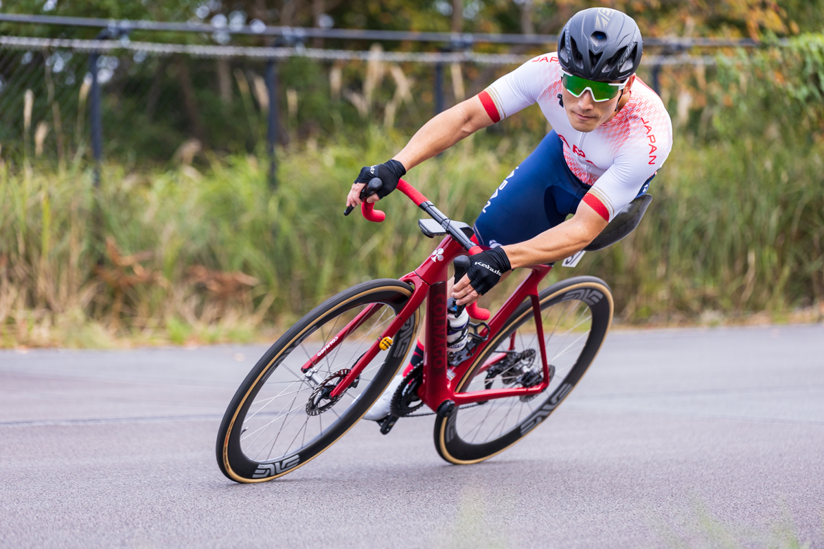 トラック競技で力走する日本代表のエース・川本翔大