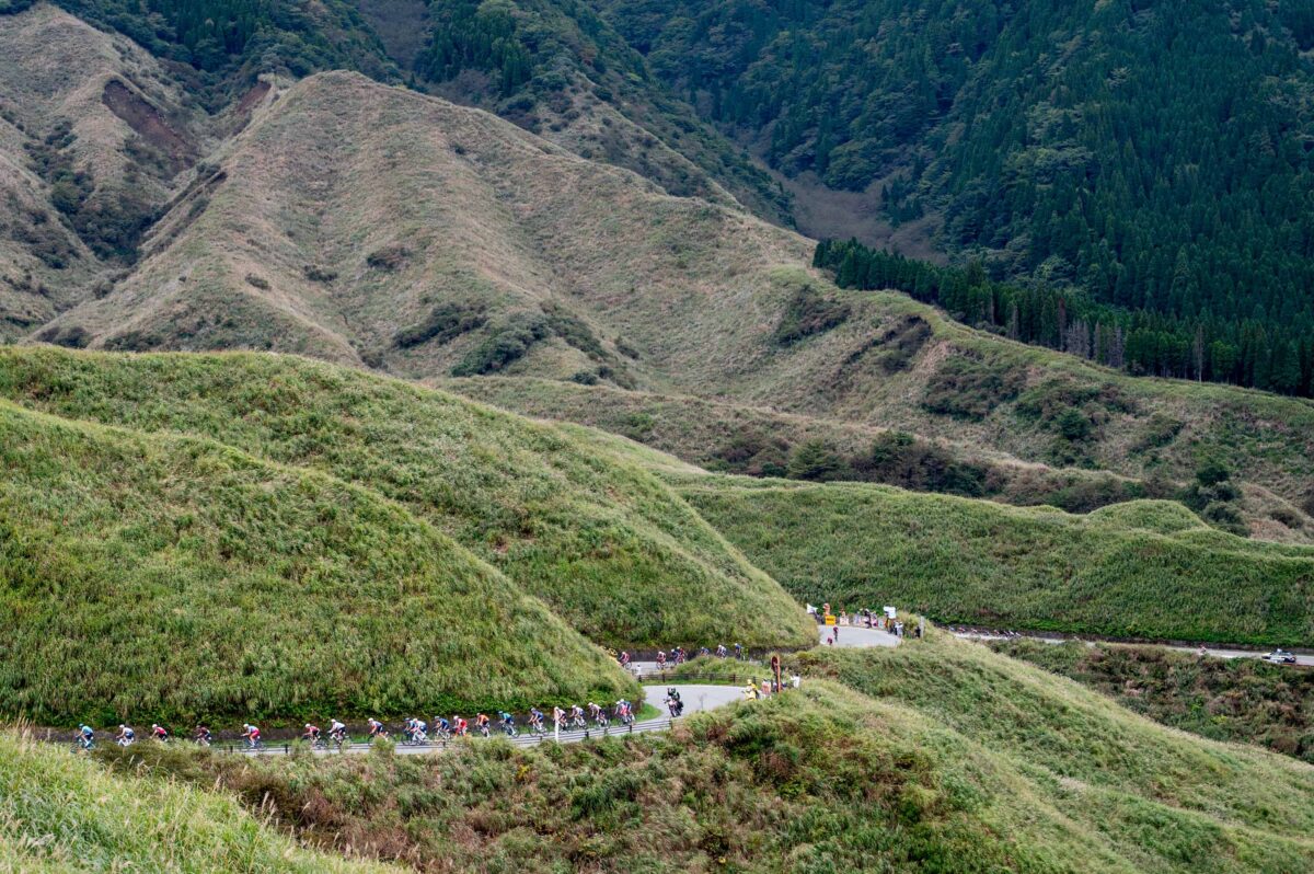マイナビ ツール・ド・九州2026 第2ステージのレース風景