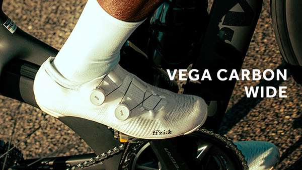 フィジークのロードシューズ VEGA CARBON WIDE